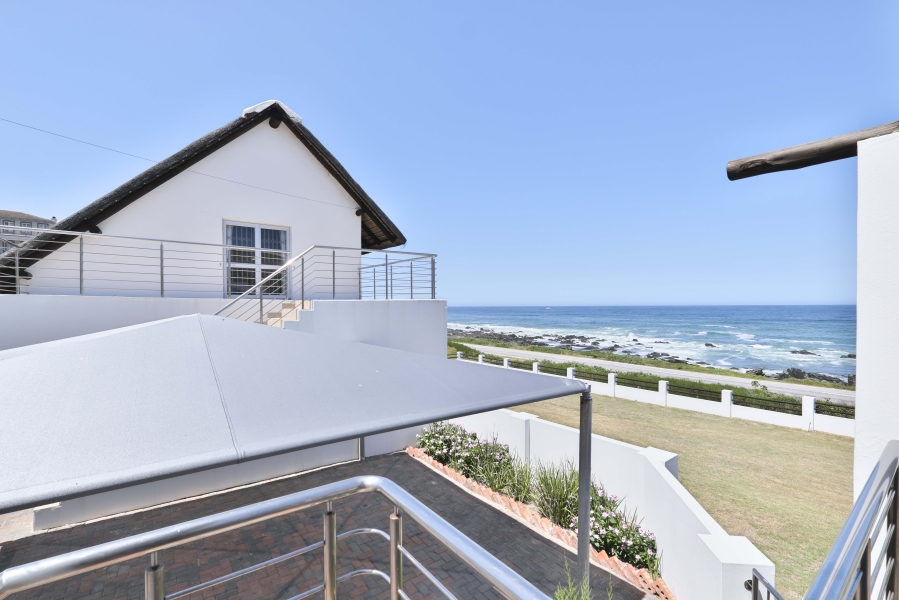 3 Bedroom Property for Sale in Beachview Eastern Cape